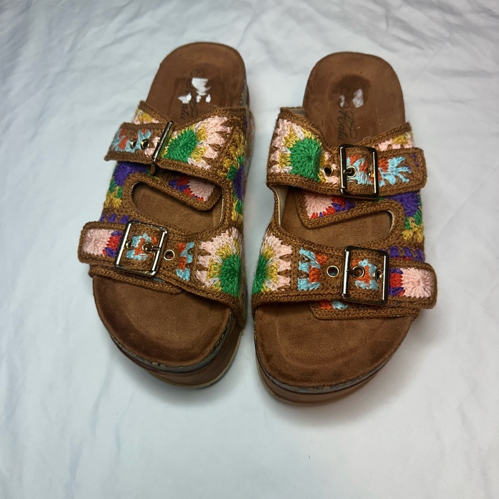 Colorful Embroidered Platform Sandals - Picture 2 of 7